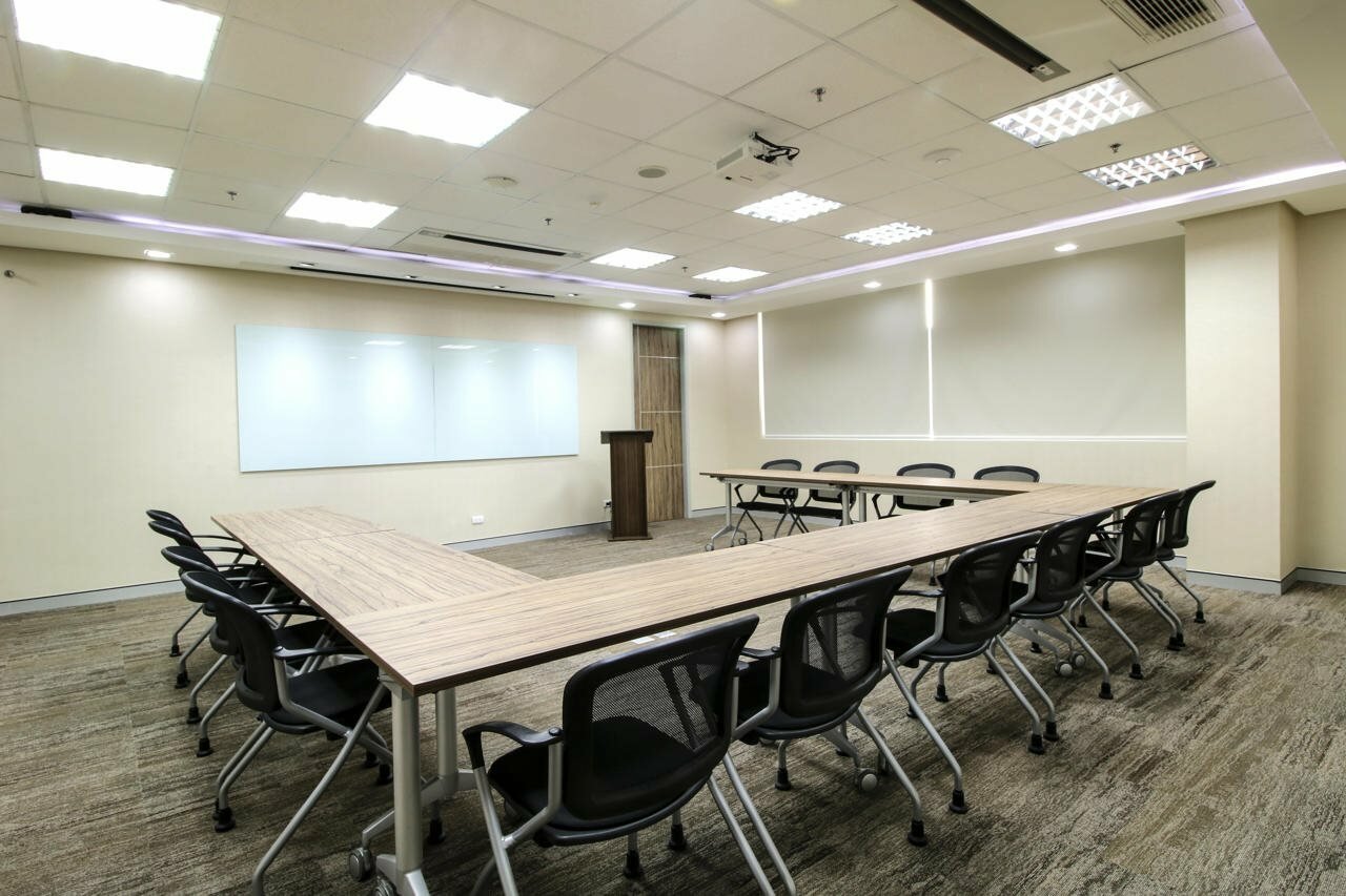 Фото Red Planet Makati Amorsolo