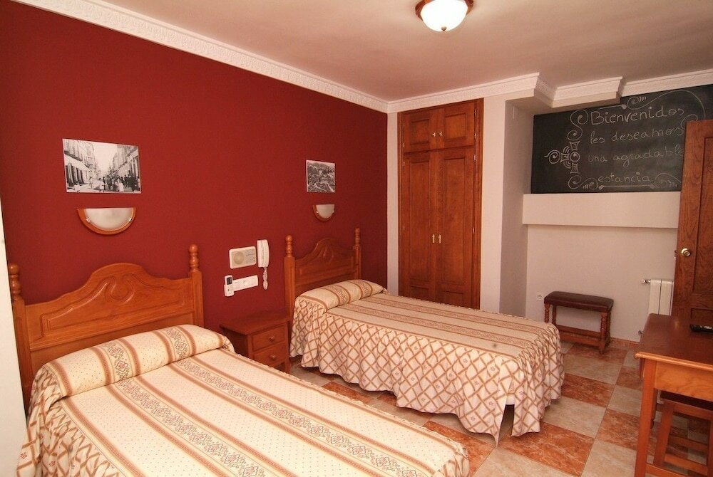 Фото Hotel Virgen de los Reyes