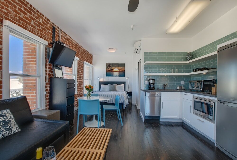 Фото Venice Breeze Suites