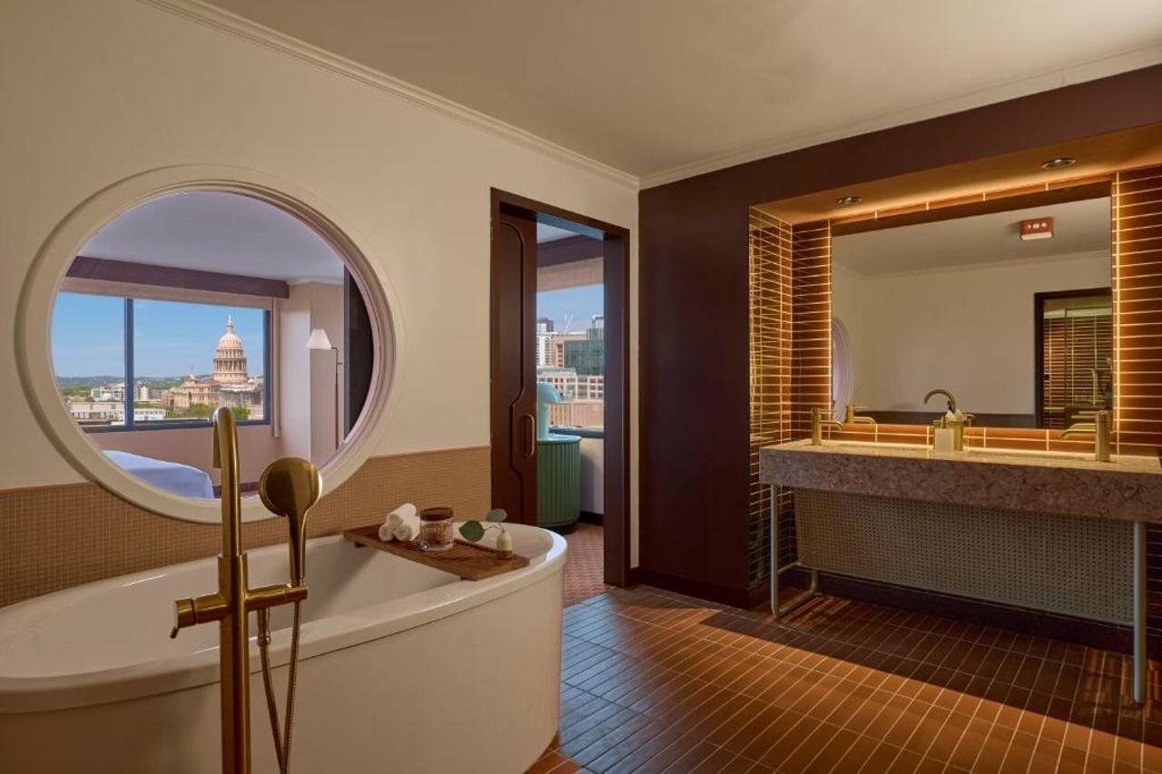 Фото Sheraton Austin Hotel at the Capitol