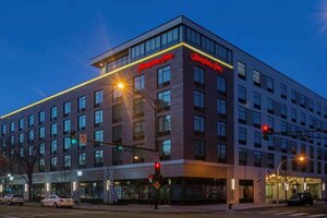 Гостиница Hampton Inn Chicago North-Loyola Station