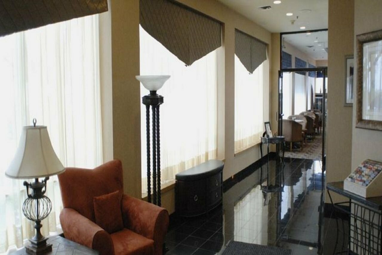 Фото Four Points by Sheraton Toronto Airport East