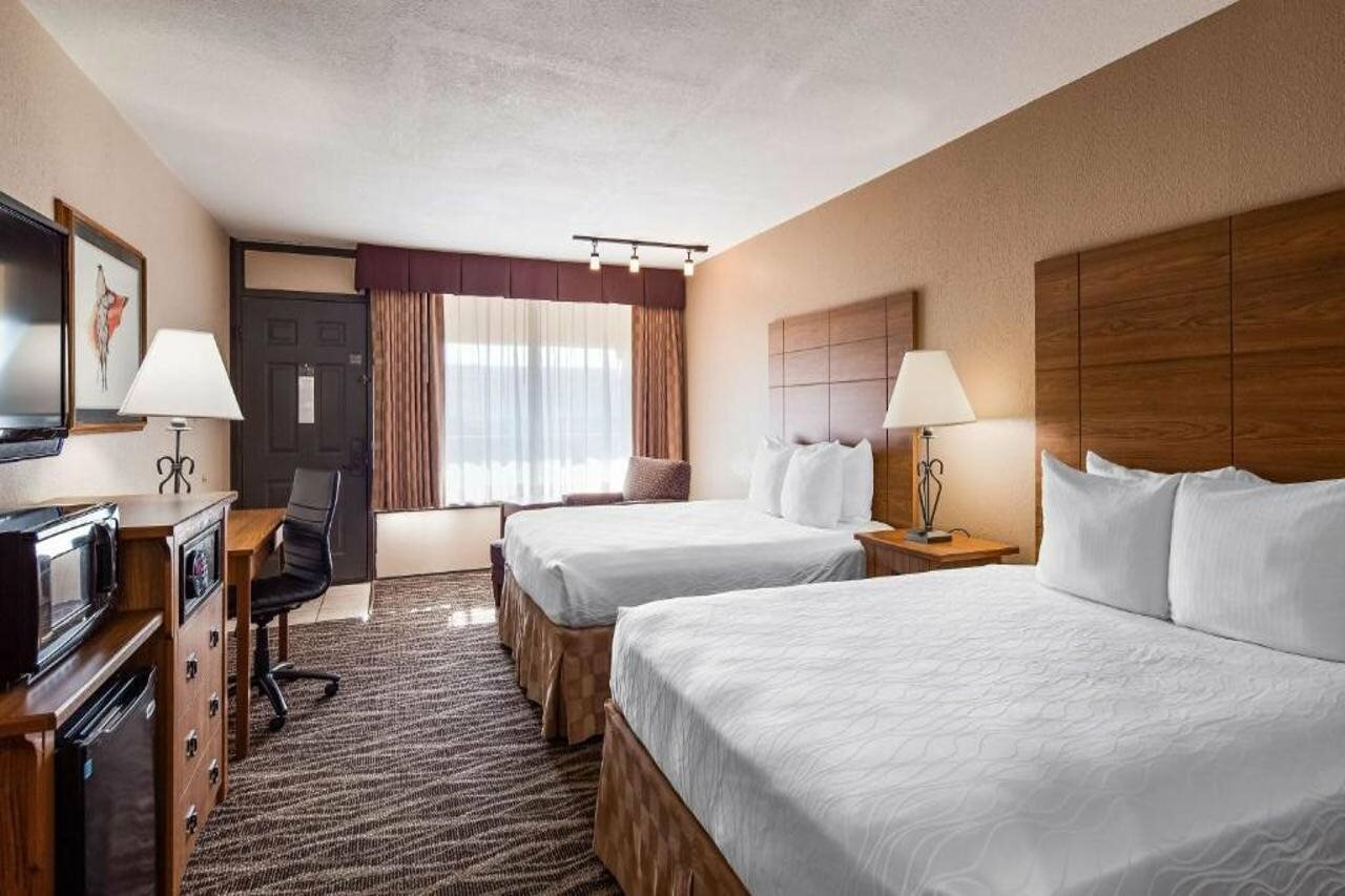 Фото Best Western Plus Saddleback Inn & Conference Center