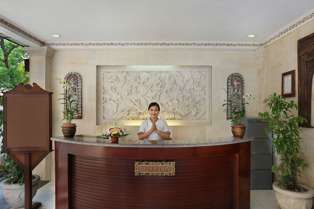 Фото Respati Beach Hotel