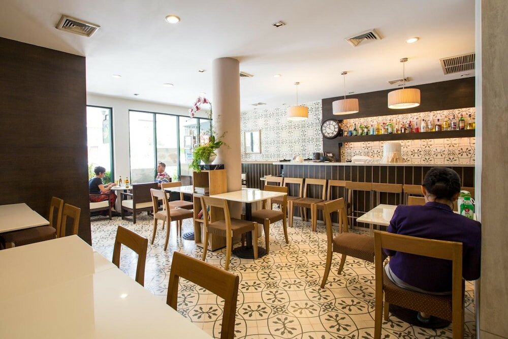 Фото Aphrodite Inn Bangkok