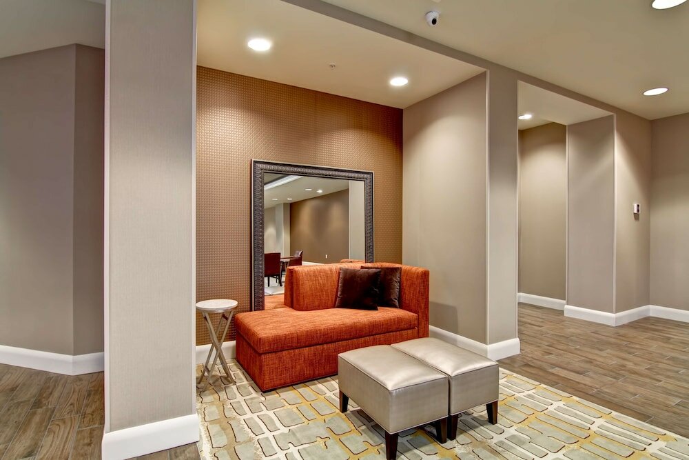 Фото Hampton Inn & Suites Cincinnati-Downtown