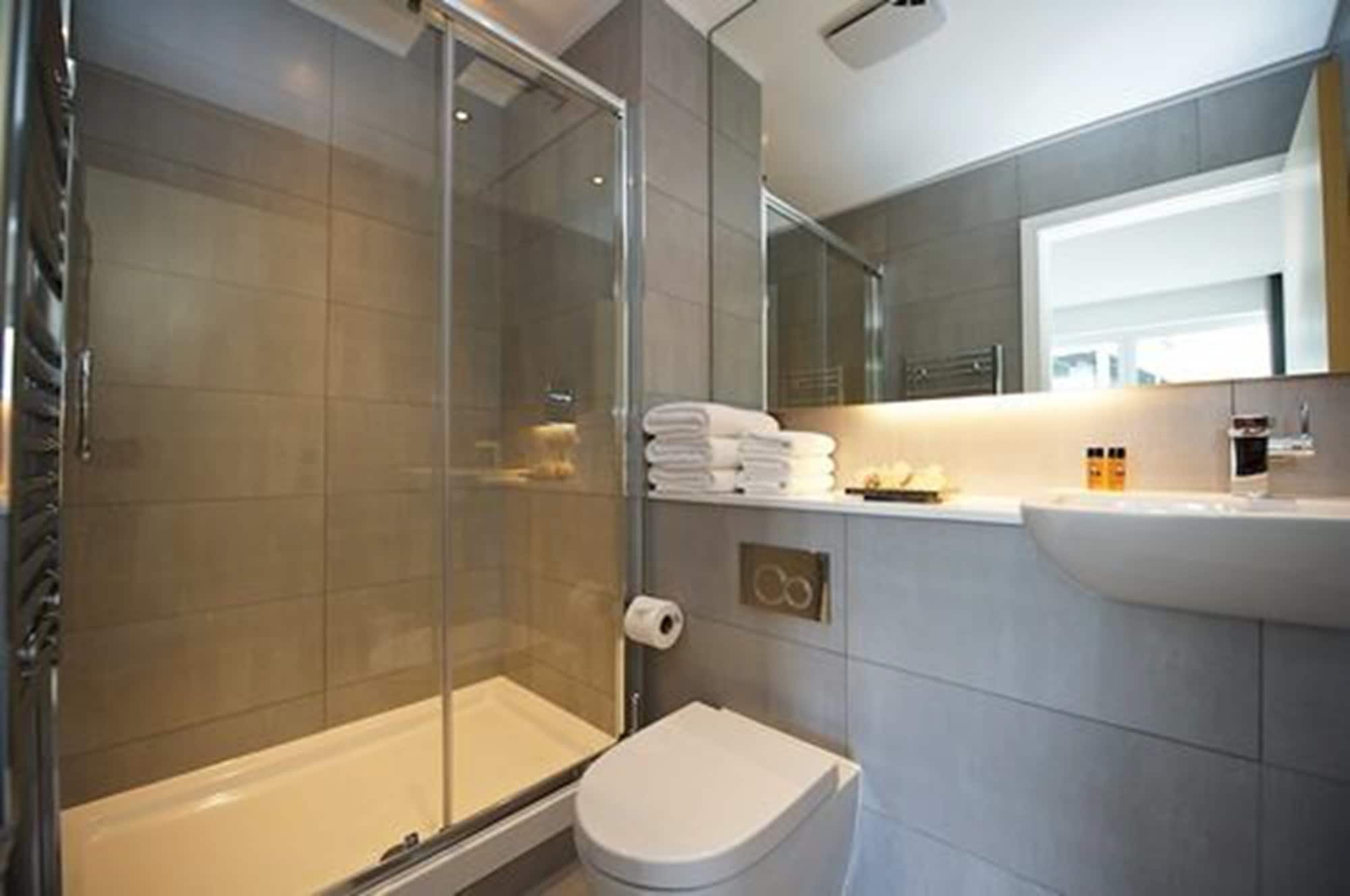 Фото Staycity Aparthotels London Greenwich High Road