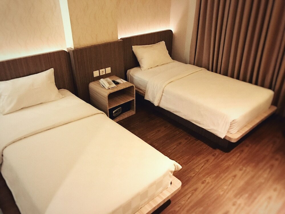 Фото M Premiere Hotel