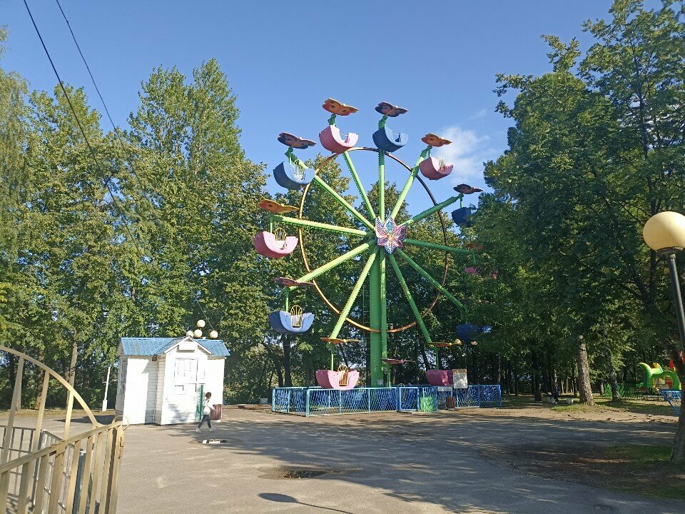 Amusement park Baby ferris wheel, Yaroslavl, photo
