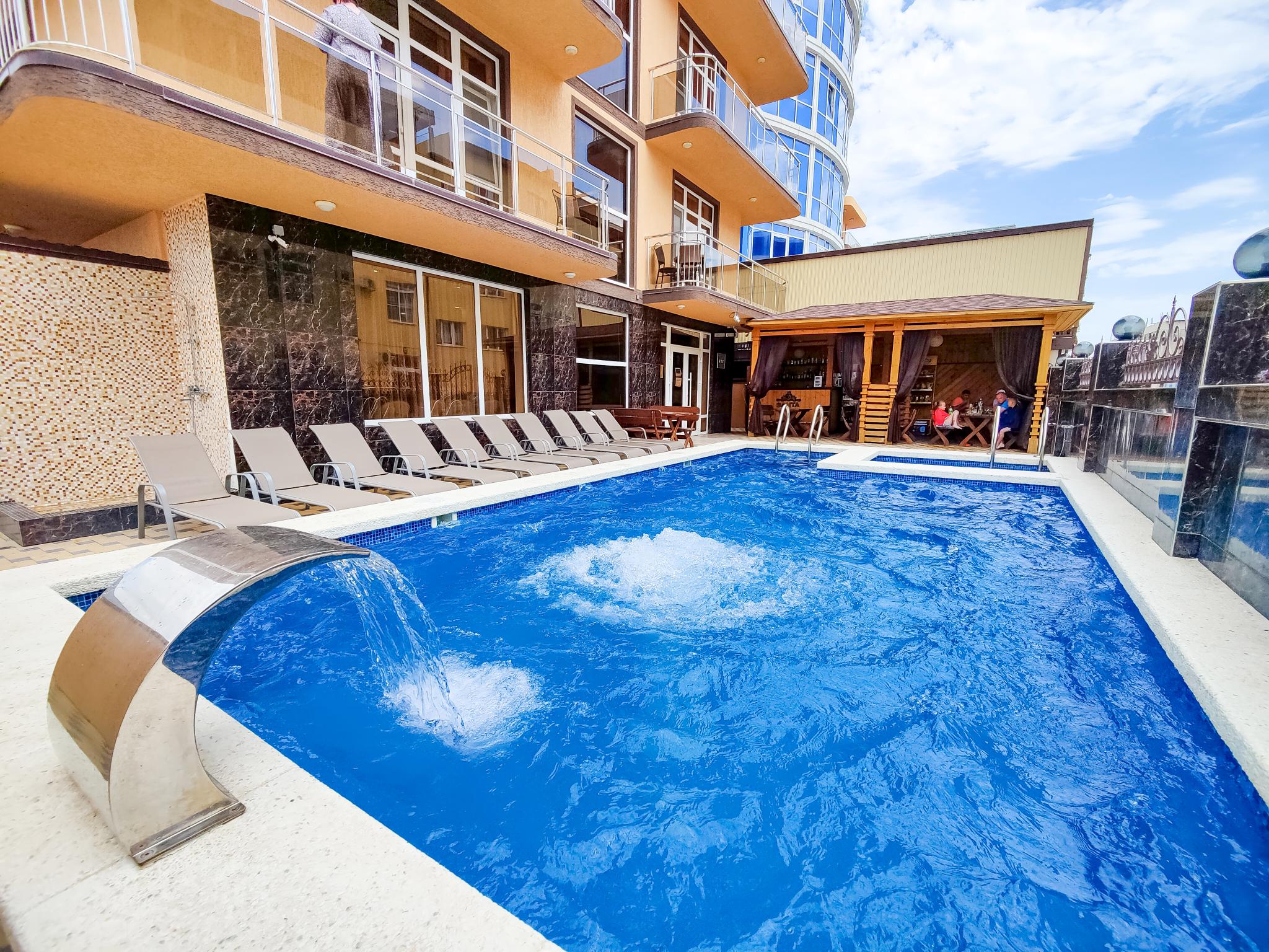 Фото отеля 2