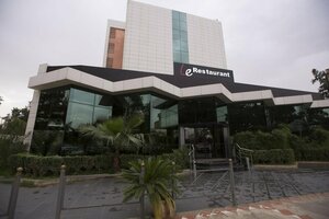 Гостиница Hotel Jardy - Aéroport