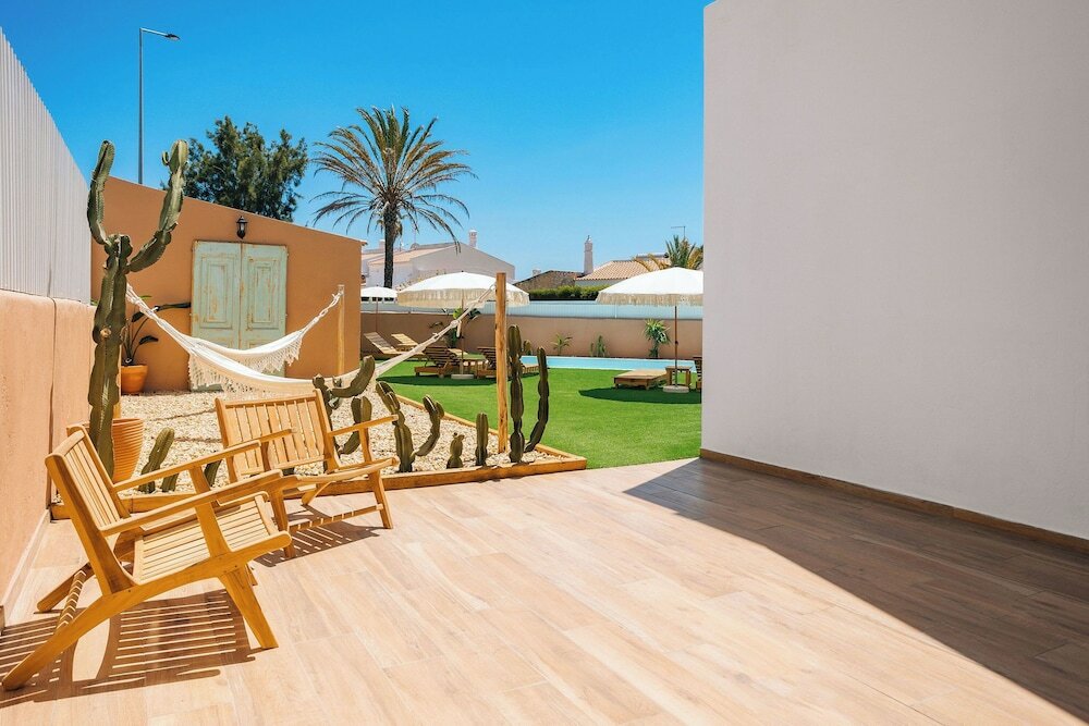 Фото Coral Botique Suites