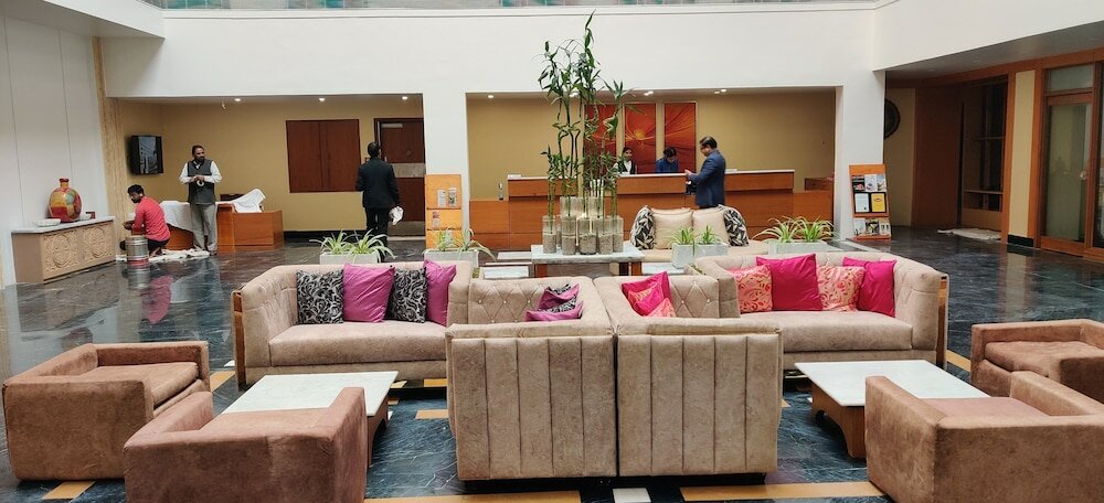 Фото Radiant Globus Hotel