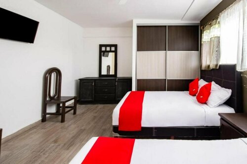 Гостиница Hotel Halley в Леоне