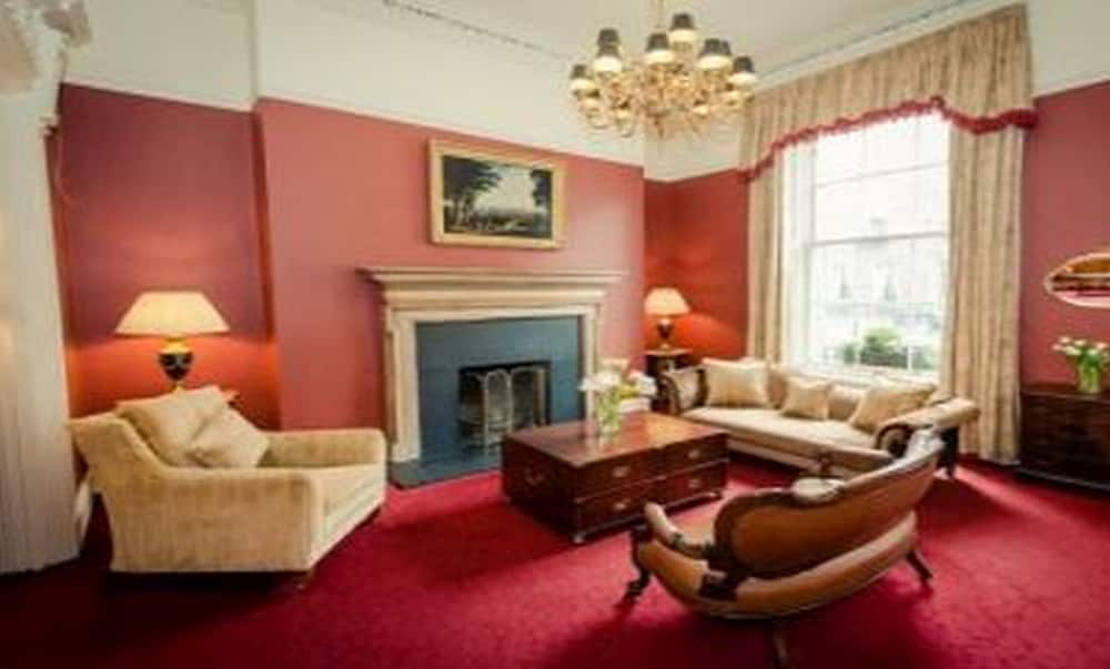 Фото Albany House