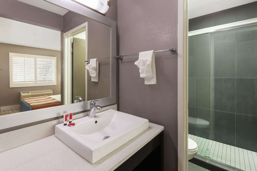 Фото Studio 6 Suites San Ysidro, Ca -San Diego South Bay