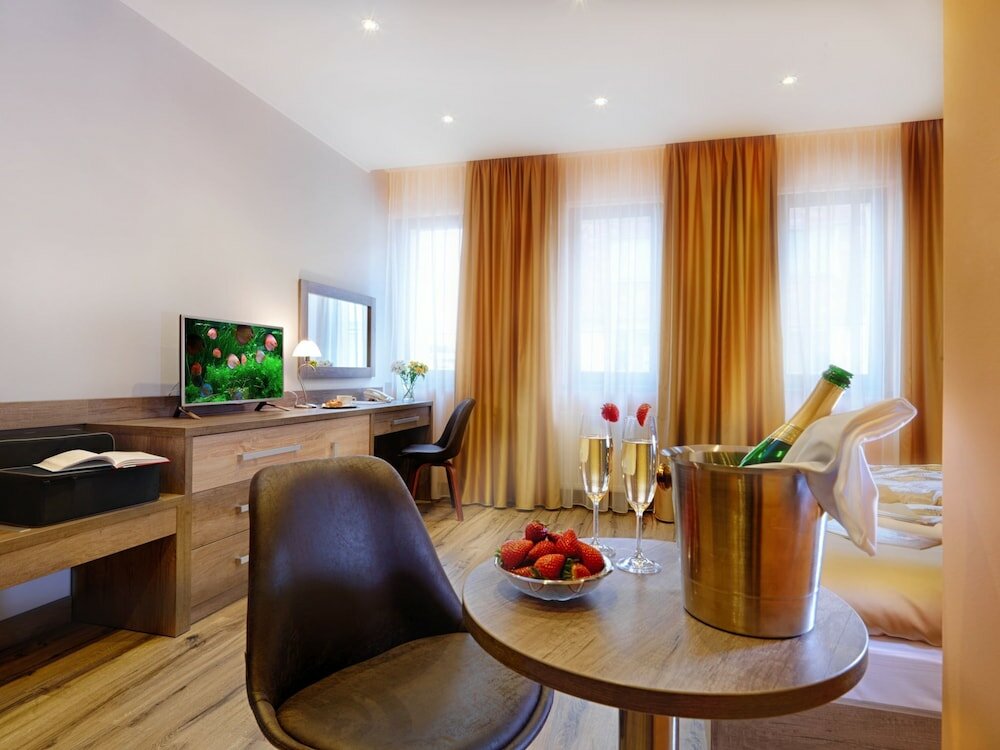 Фото Hotel Viktor