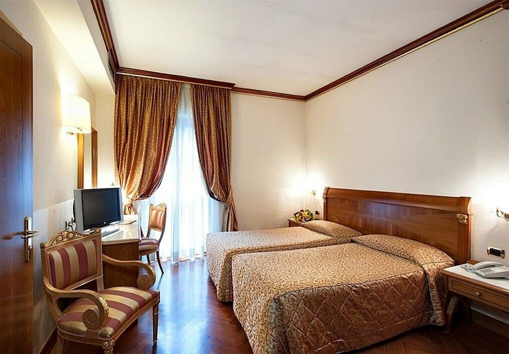 Фото Marconi Hotel