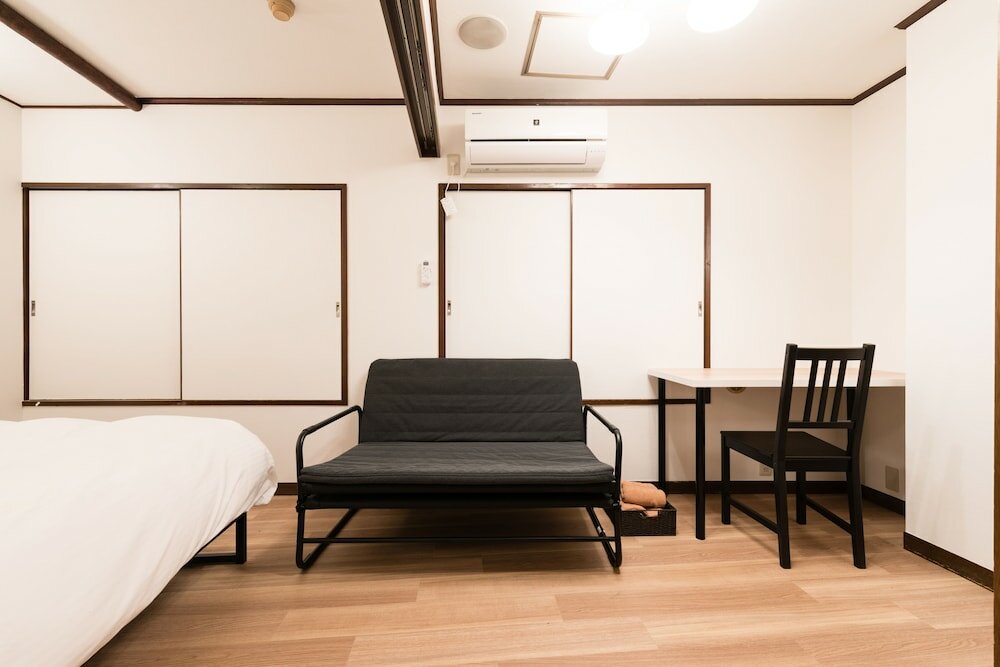 Фото Tokyo Guesthouse Oji Music Lounge