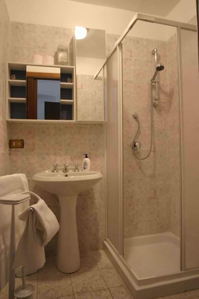 Фото Vatican Rooms Guest House