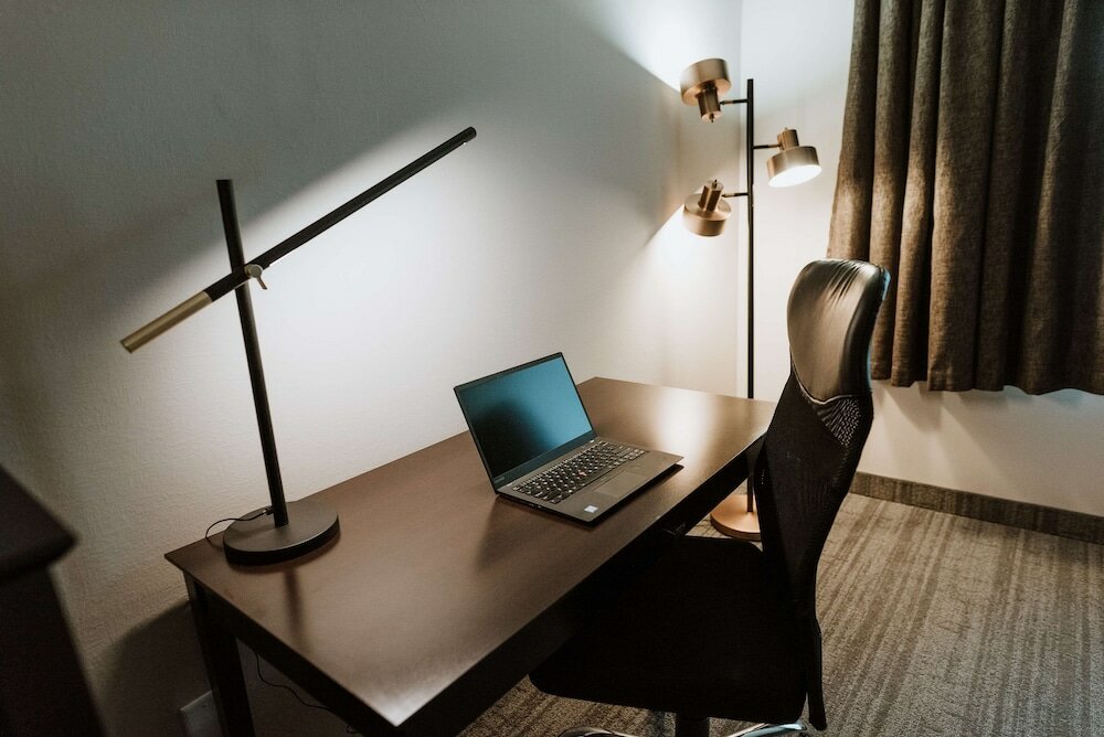 Фото Nisku Inn And Conference Centre