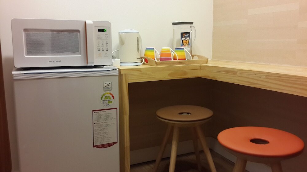 Фото High Street Guest House Hongdae