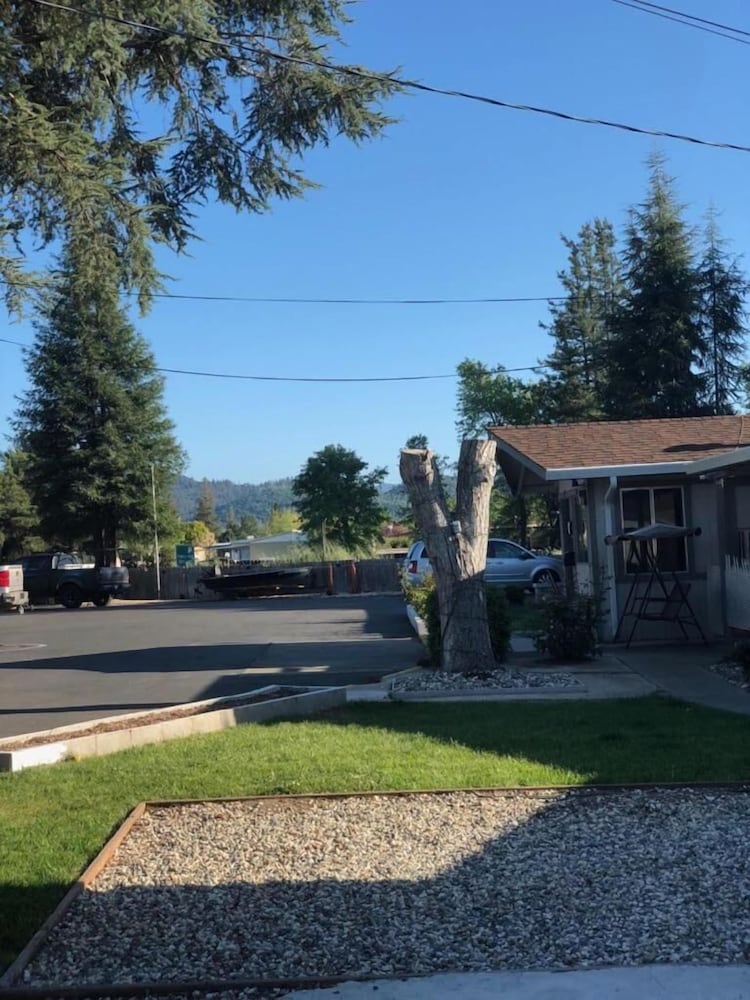 Фото Kelseyville Motel