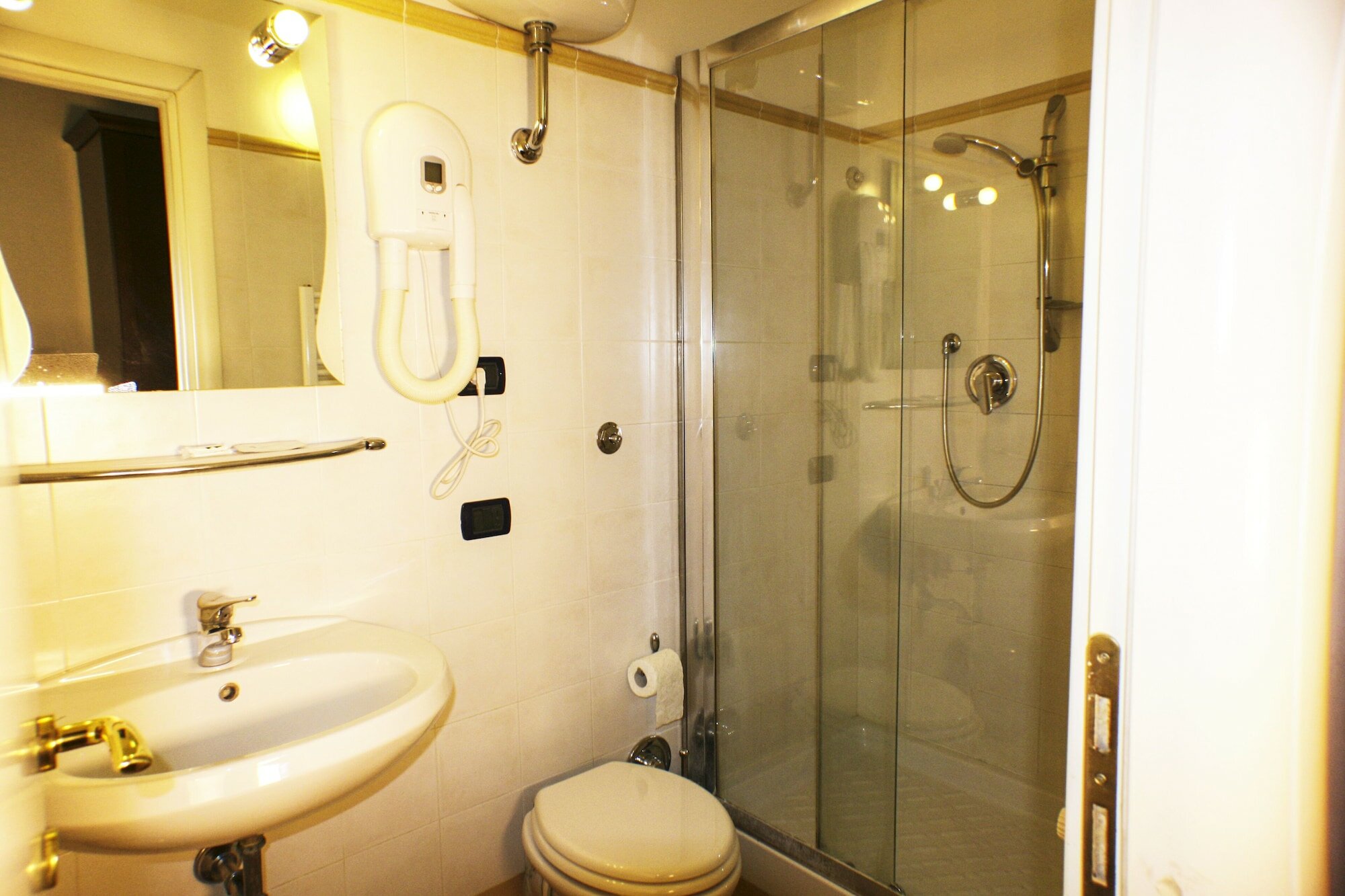 Фото Sixtythree Guesthouse