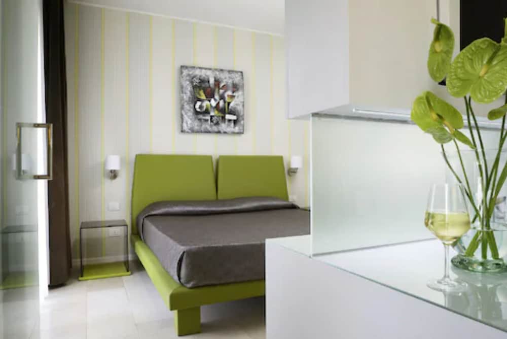 Фото Isola Sacra Rome Airport