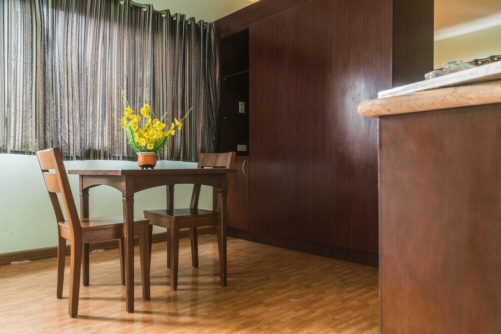 Фото Oftana Suites