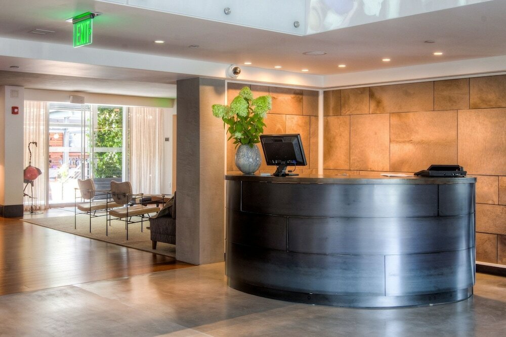 Фото J House Greenwich