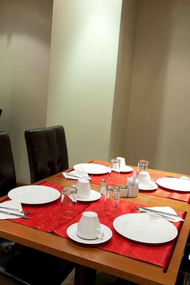 Фото Ateneo Hotel