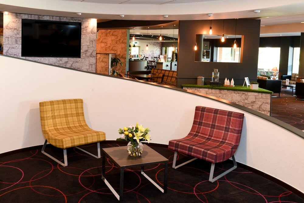 Фото Novotel Milton Keynes