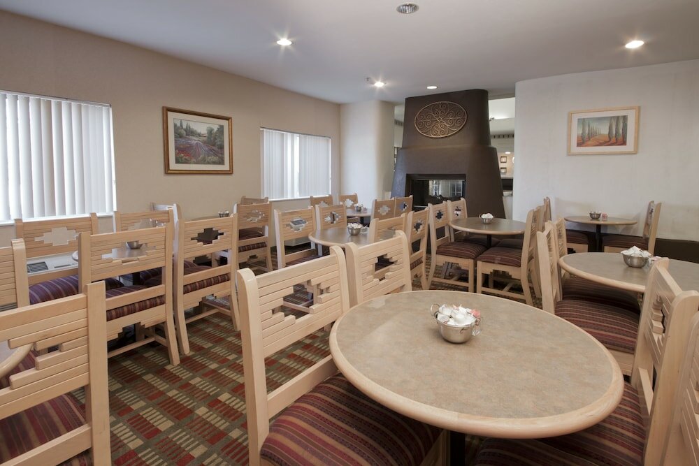 Фото Comfort Suites Peoria Sports Complex