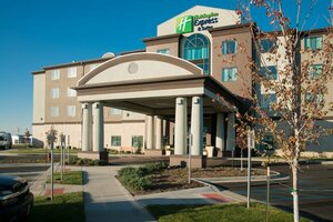 Гостиница Holiday Inn Express and Suites Kansas City Airport, an Ihg Hotel