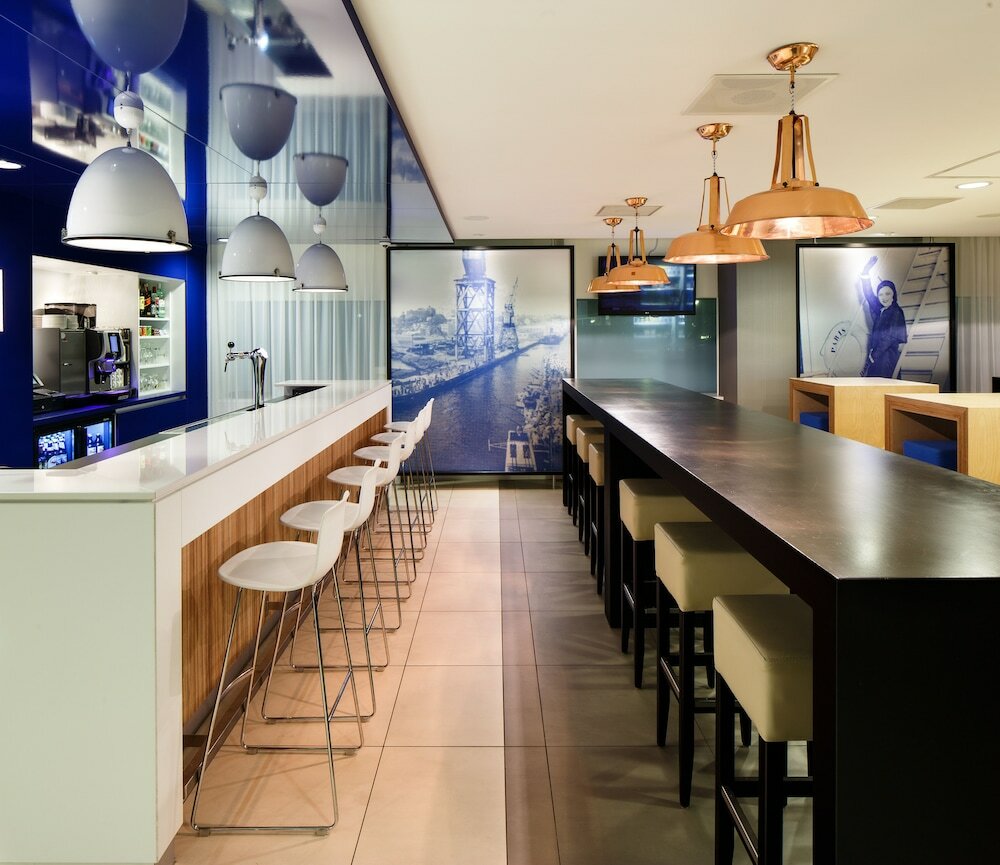 Фото Holiday Inn Express Rotterdam - Central Station