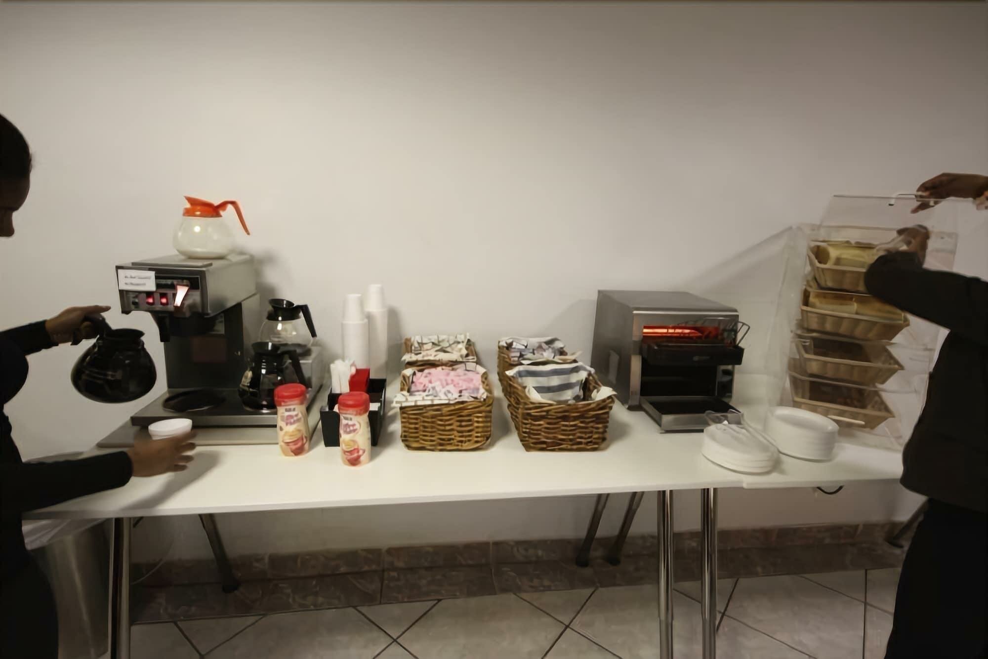 Фото Leamington Hotel