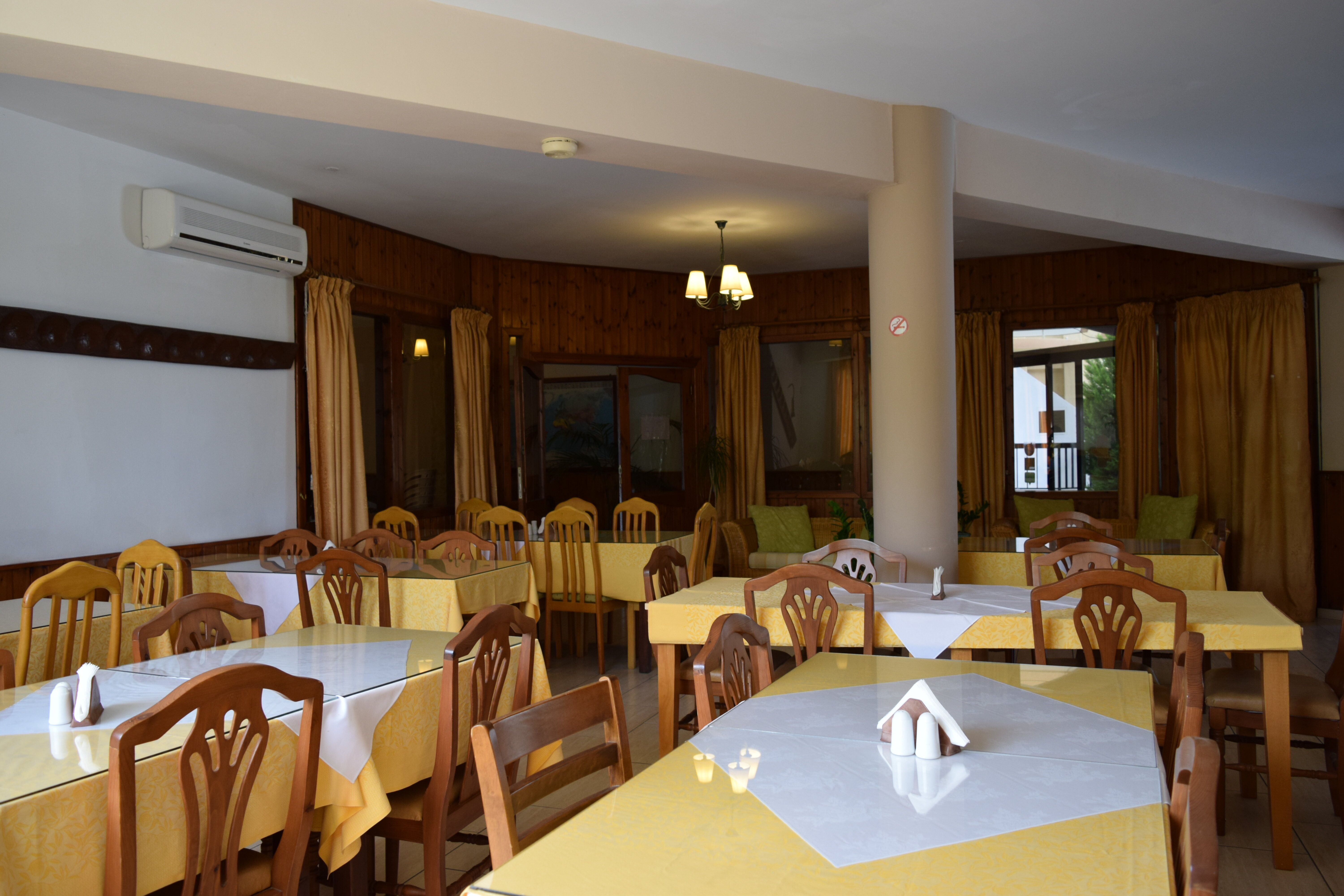 Фото Anna Hotel Apartments