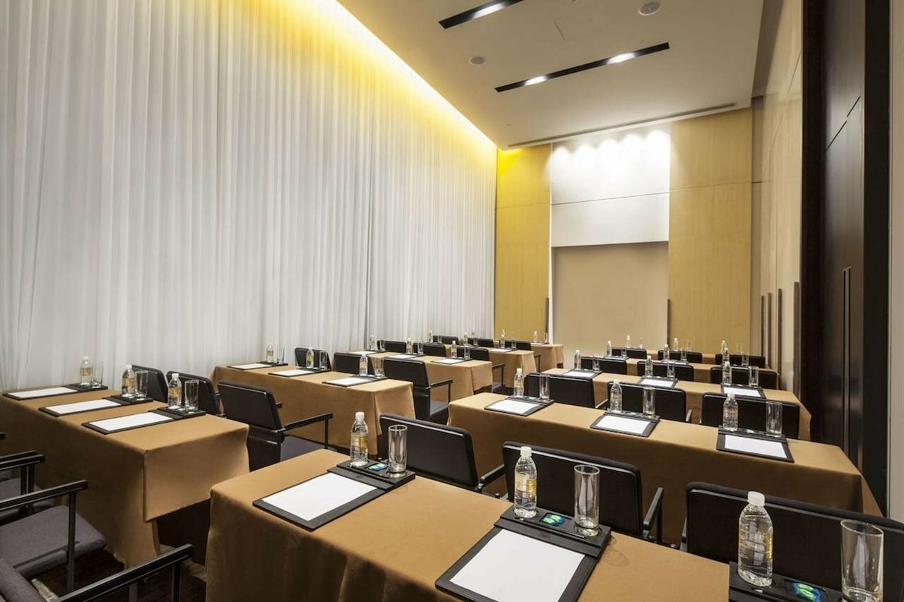 Фото Golden Tulip Bund New Asia