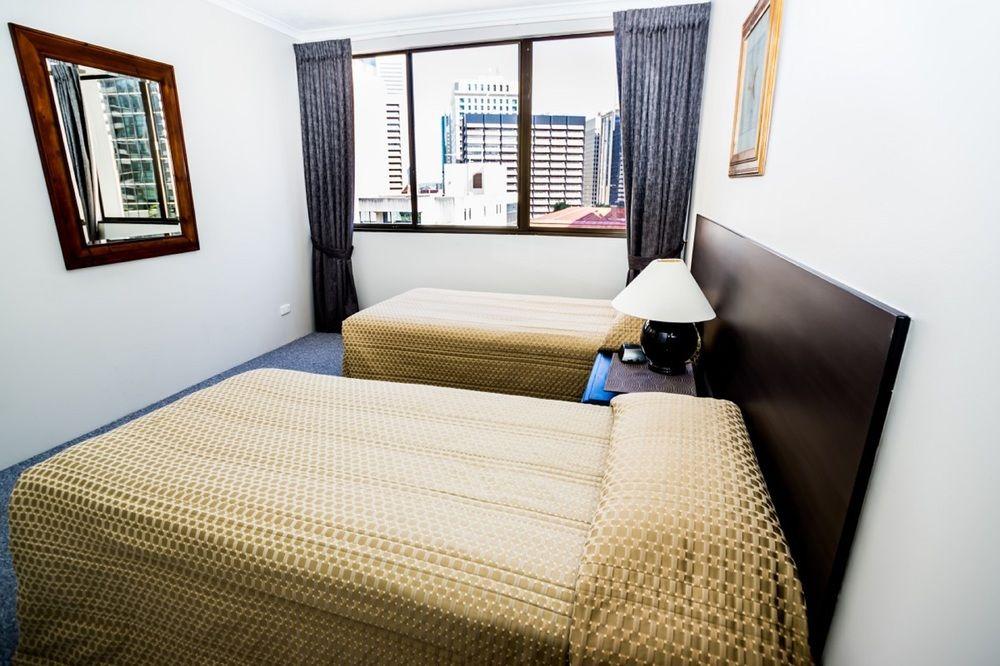 Фото The Astor Apartments
