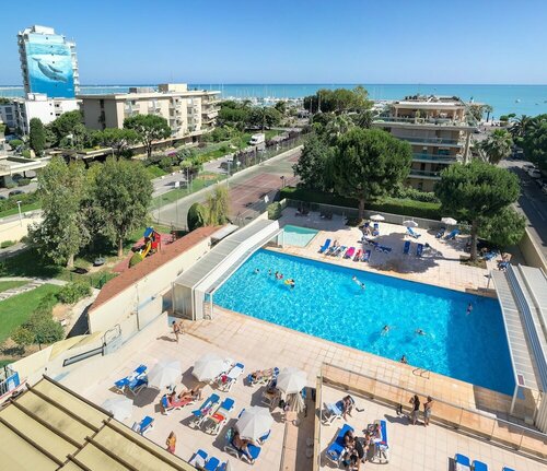 Гостиница Pierre & Vacances Residence Heliotel Marine в Сене-Лоране-дю-Варе