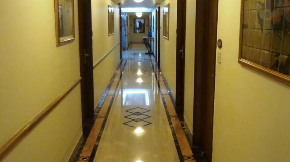 Фото Hotel Residency Andheri