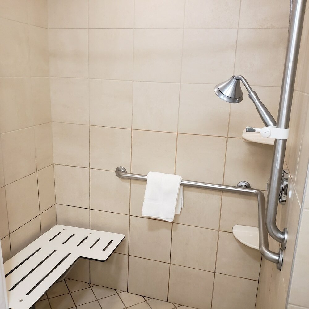 Фото Holiday Inn Express Grove City, an Ihg Hotel