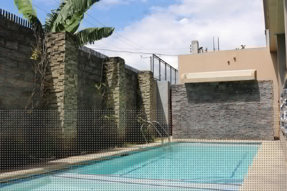 Фото RedDoorz @ Grand Apartelle Hernan Cortes Cebu