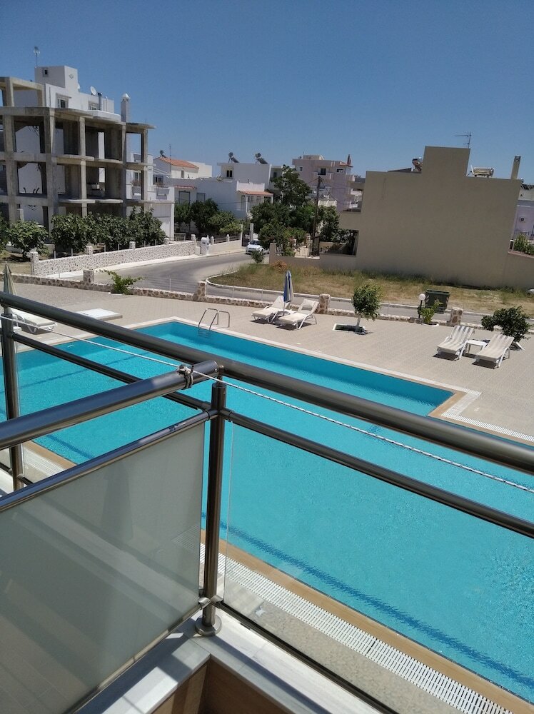 Фото Paraschos Studios