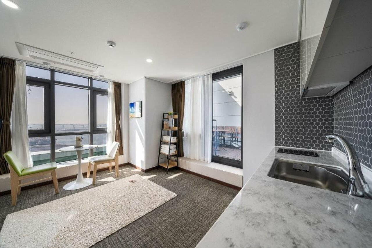 Фото GriffinBay Hotel