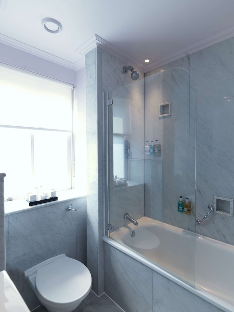 Фото Radisson Blu Hotel, London Tottenham Court Road