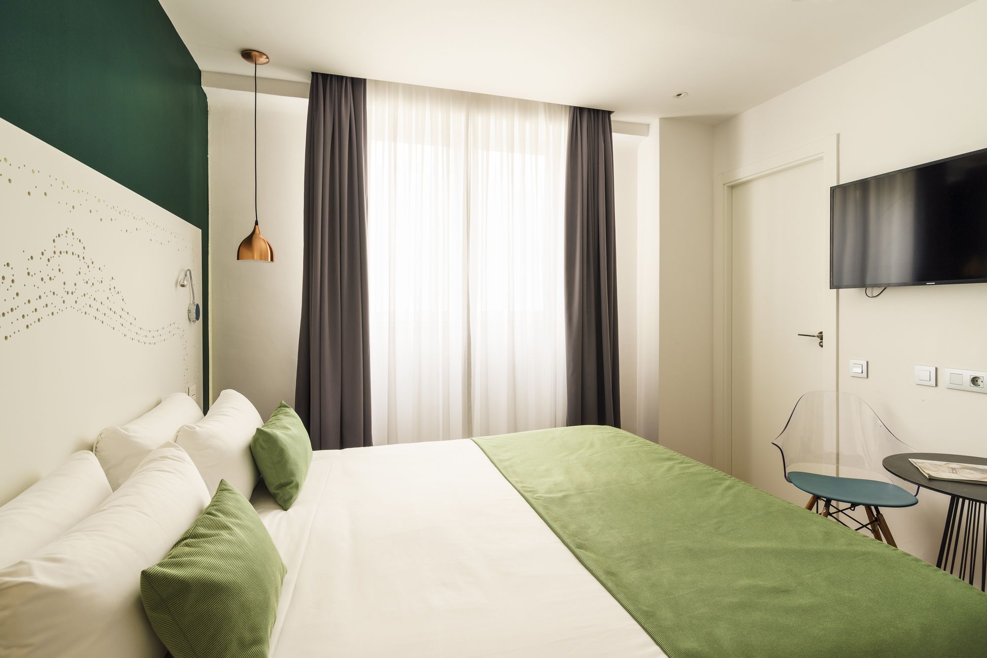 Фото The Walt Madrid