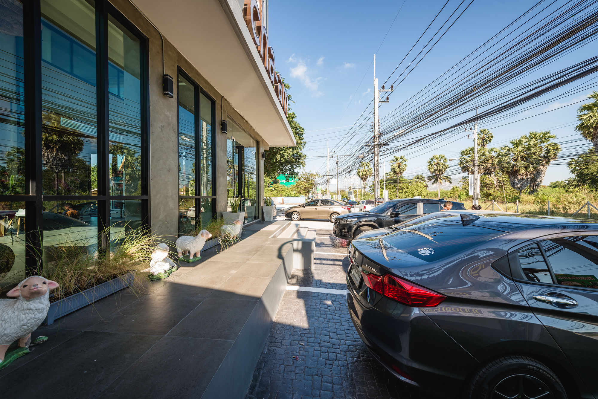 Фото C Cha-am Hotel