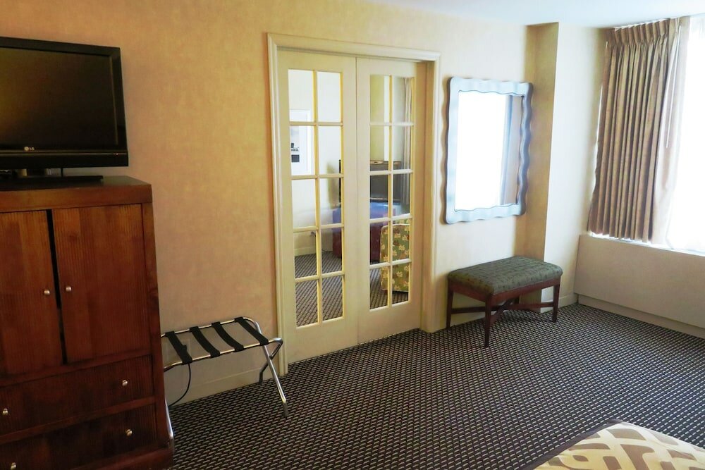 Фото Skyline Hotel